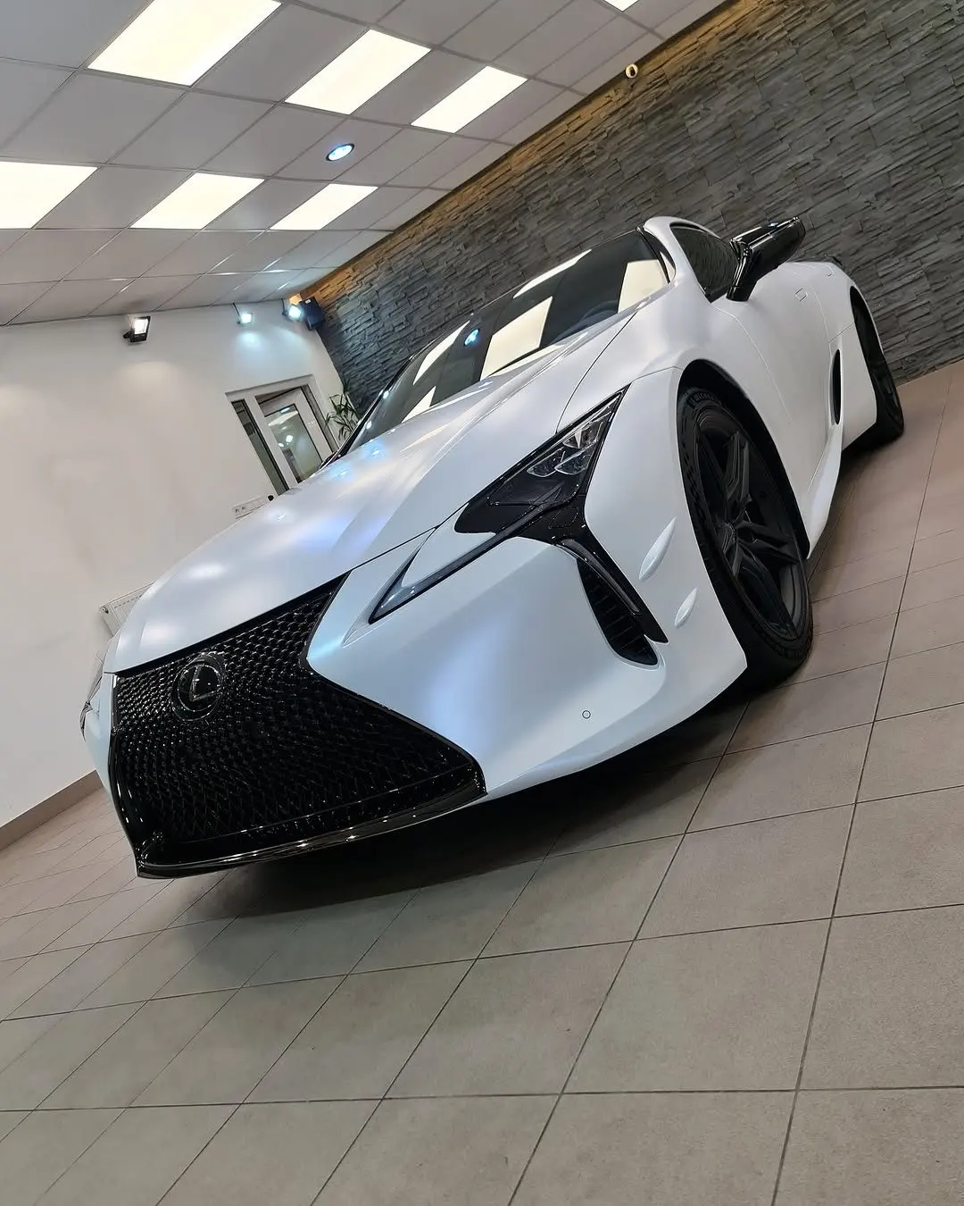 Lexus LC500, predný trojštvrťový pohľad