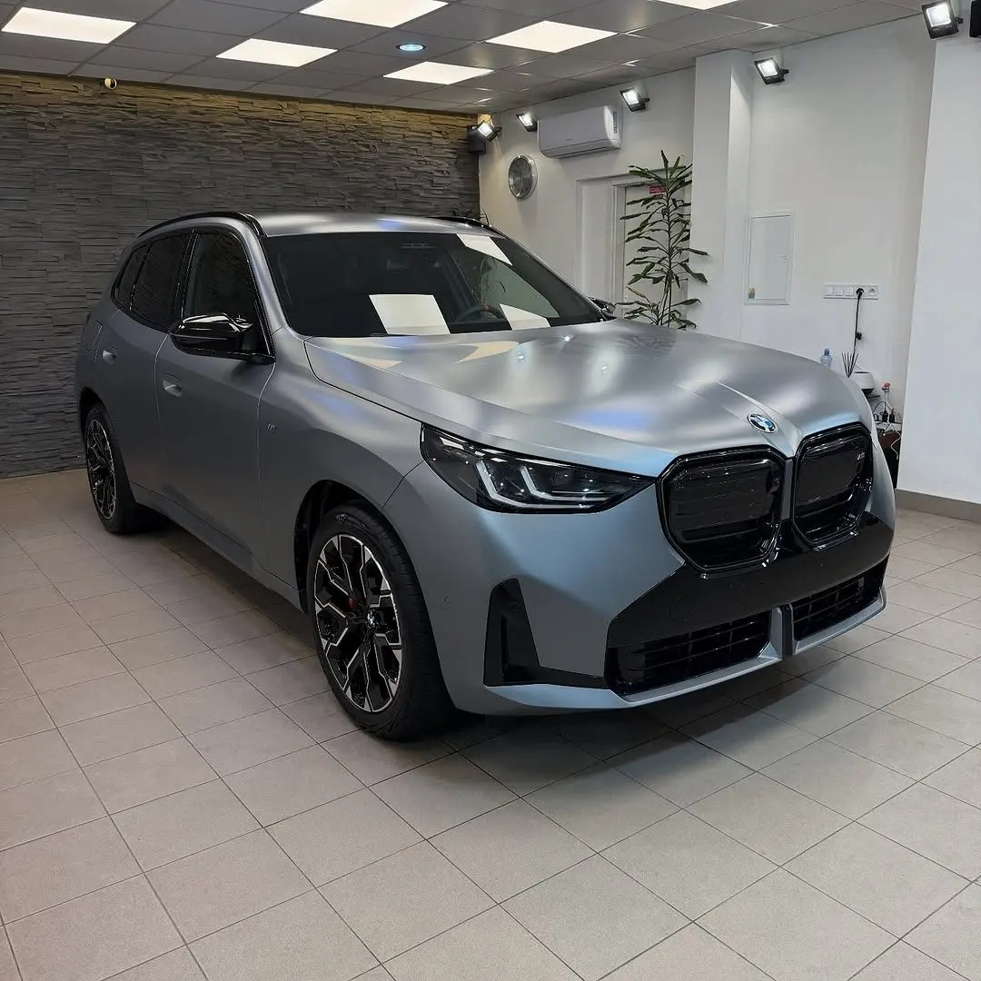 BMW iX3, predný trojštvrťový pohľad