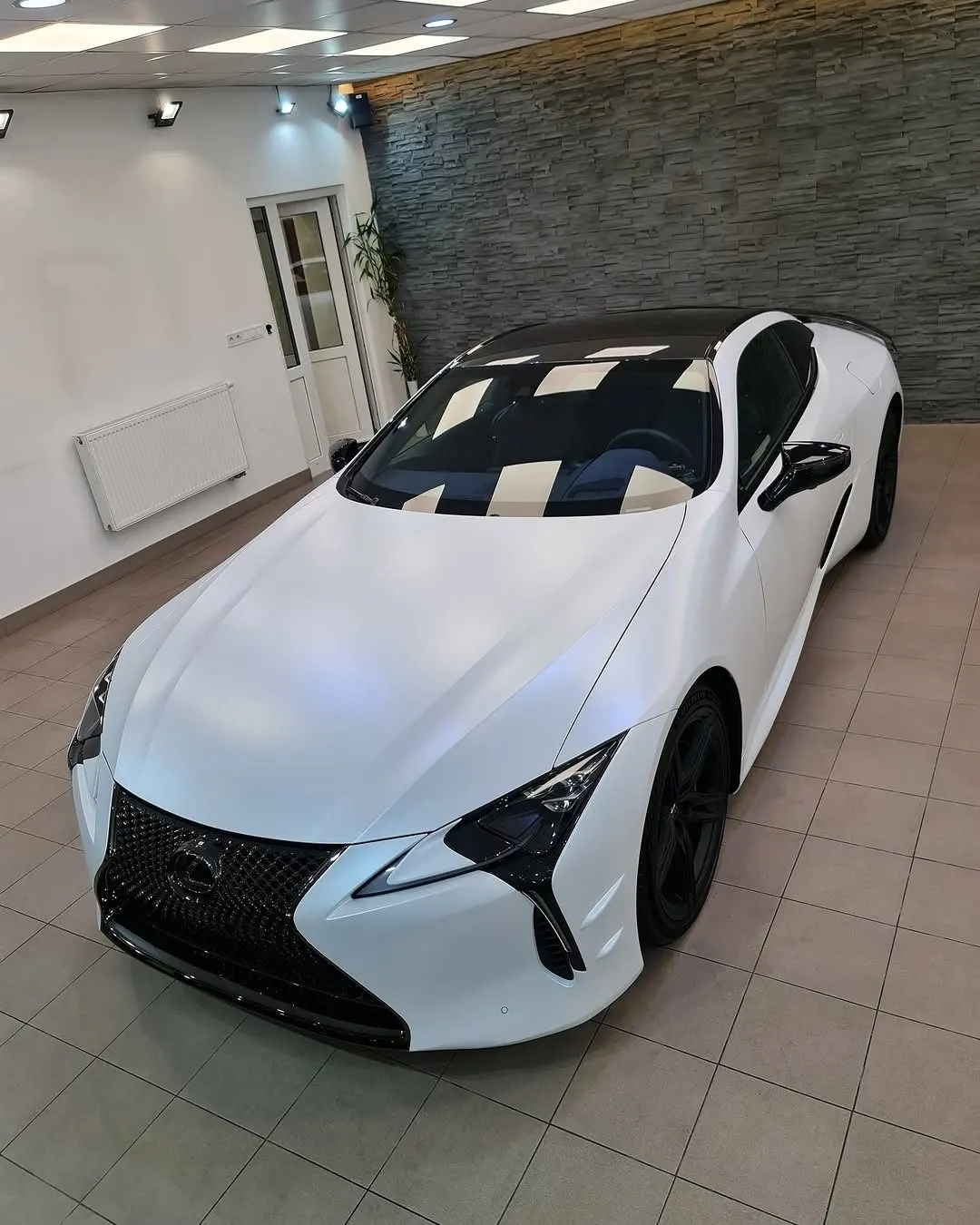 Lexus LC500, predný trojštvrťový pohľad