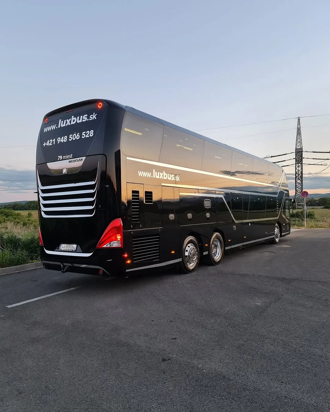 Neoplan Skyliner, zadný trojštvrťový pohľad