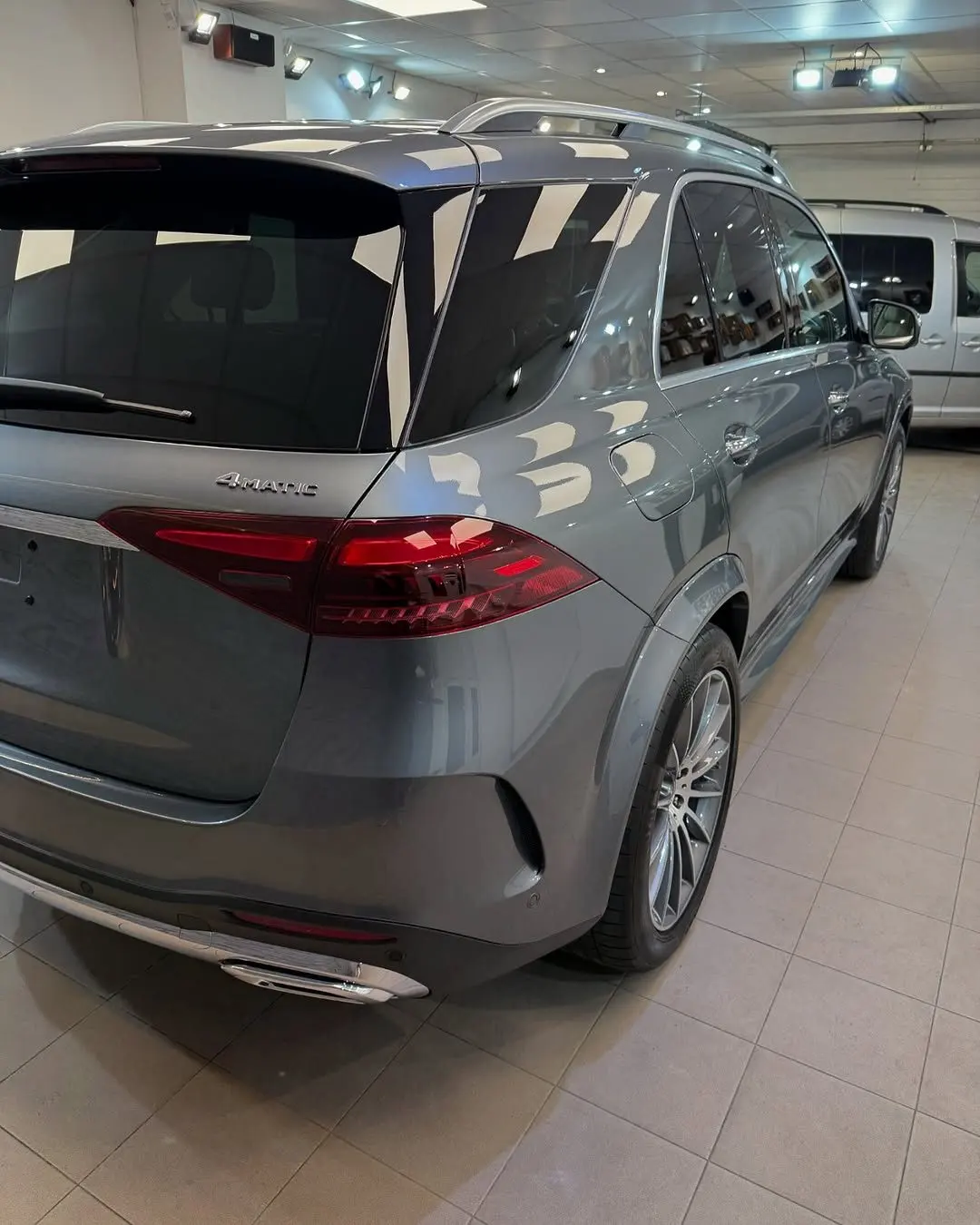 Mercedes-Benz GLE 450d 4MATIC, zadný trojštvrťový pohľad
