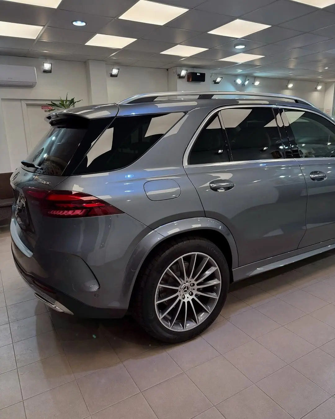 Mercedes-Benz GLE, zadný trojštvrťový pohľad