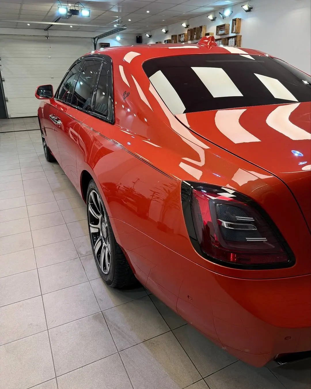 Rolls-Royce Ghost, zadný trojštvrťový pohľad