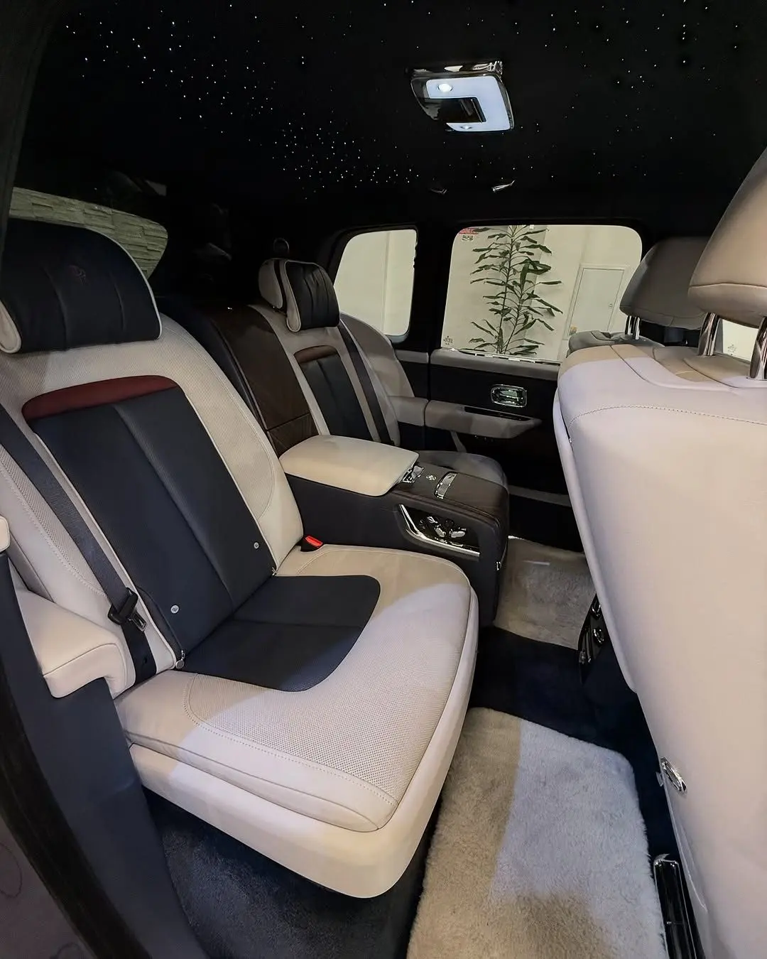 Rolls-Royce Cullinan, sedadlá