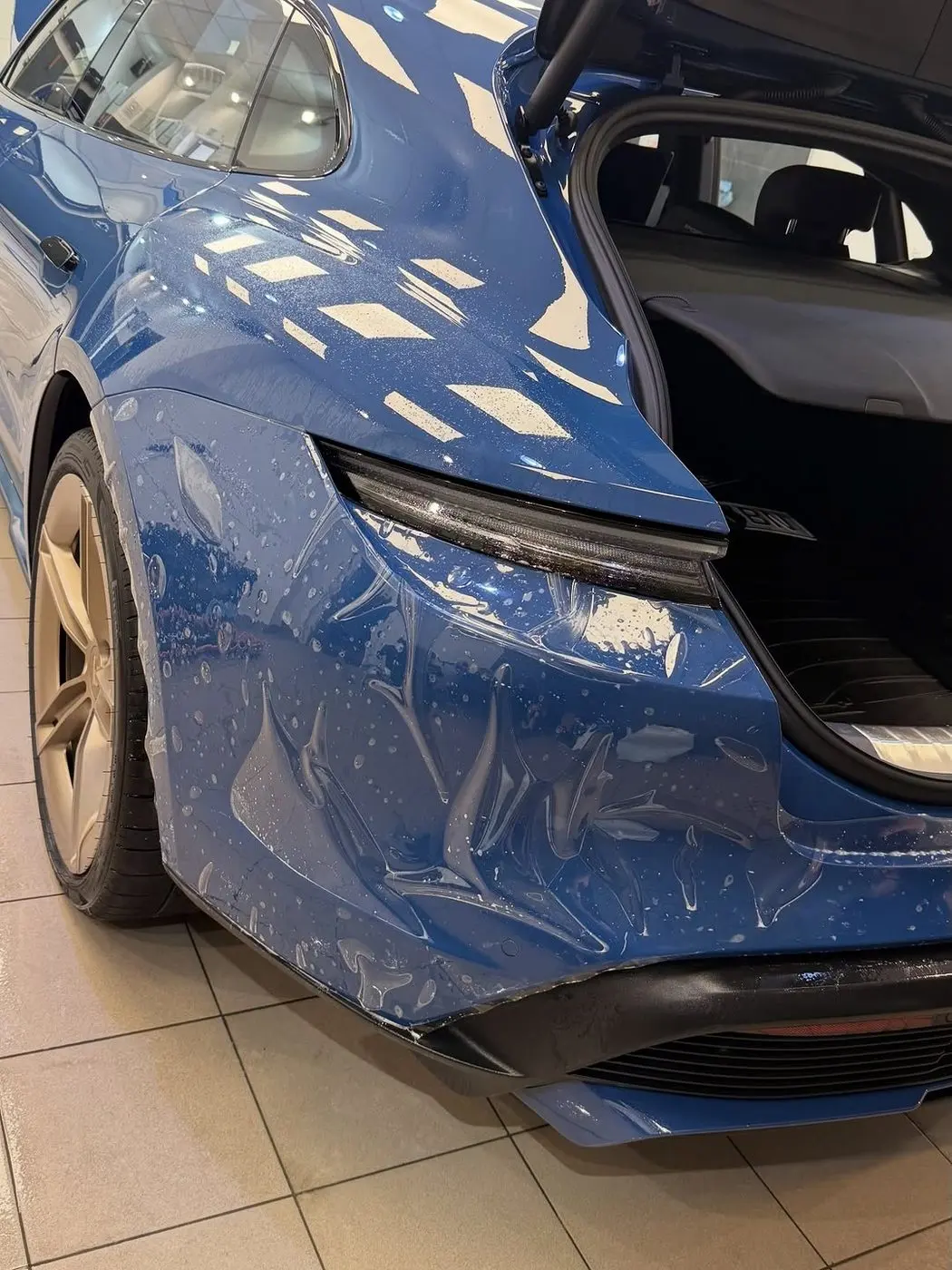 Porsche Taycan, detail karosérie