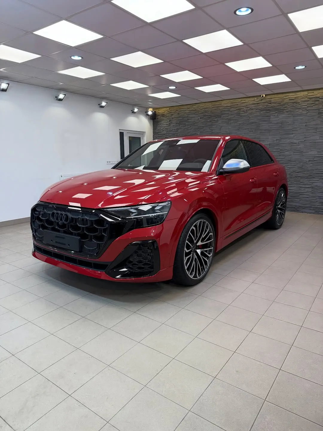 Audi RS Q8 v štúdiu UMYSI po ošetrení nano ochranou Titan